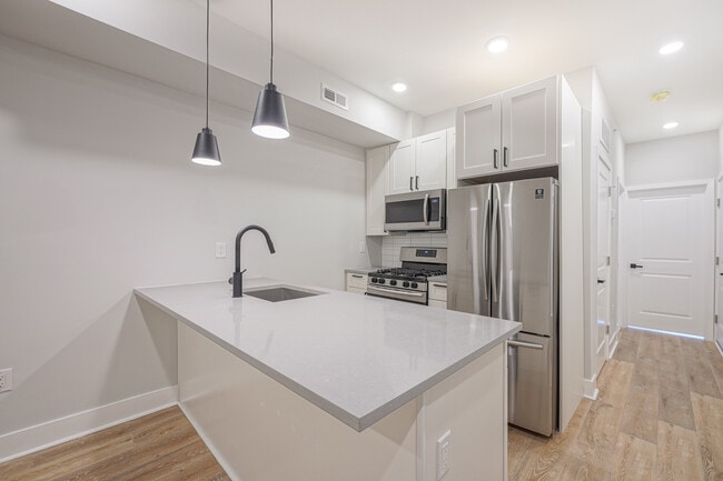 Building Photo - 1629 S 22nd St Unit 3