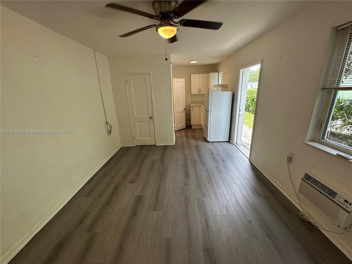 Photo - 480 SW 10th St Apartment Unit 2