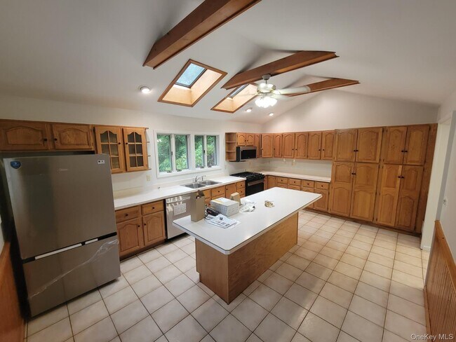 Photo - 124 Forshay Rd