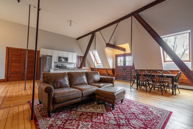 Photo - Charming Edgewood Studio – All Utilities Included | Washer & Dryer | April 1 Move-In Unit #2R