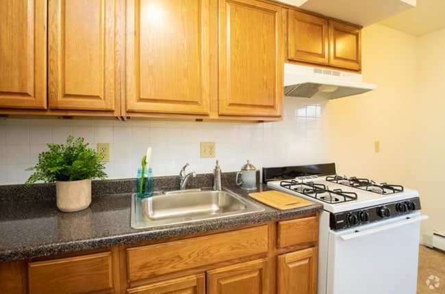 Building Photo - 118 Inslee Pl Unit 2 Rental