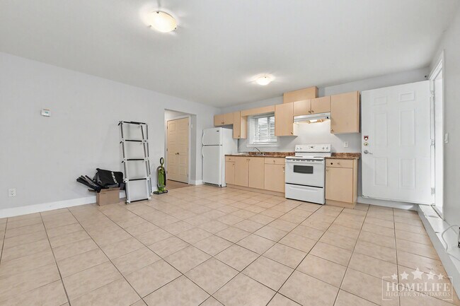 Bright 2-Bedroom Basement Suite in Desirable Sullivan Neighbourhood – Utilities Included