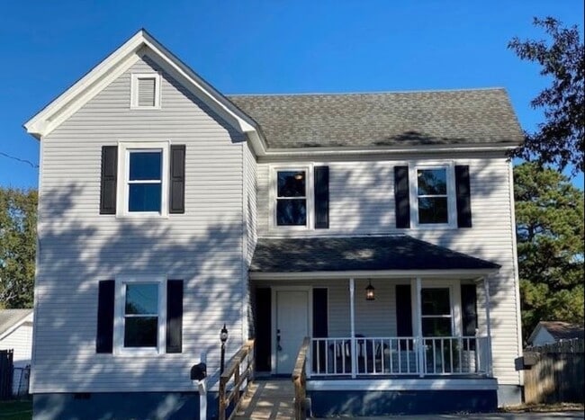 105 N 12th St