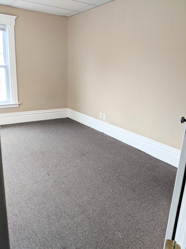 Fotografía del edificio - 501 N Walnut St Unidad 1