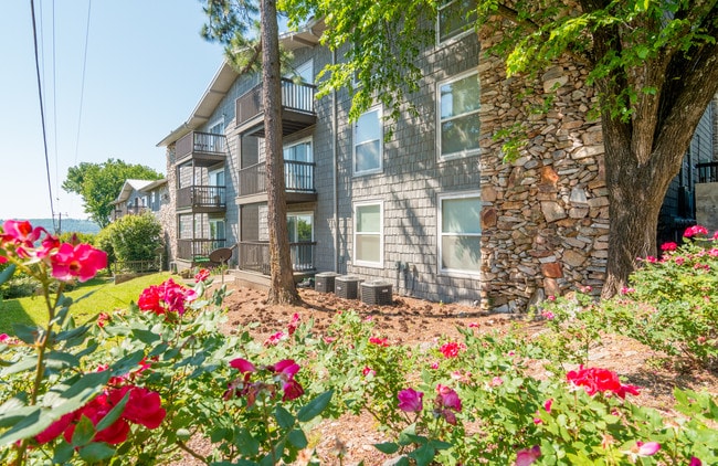Photo - Highpointe Apartments