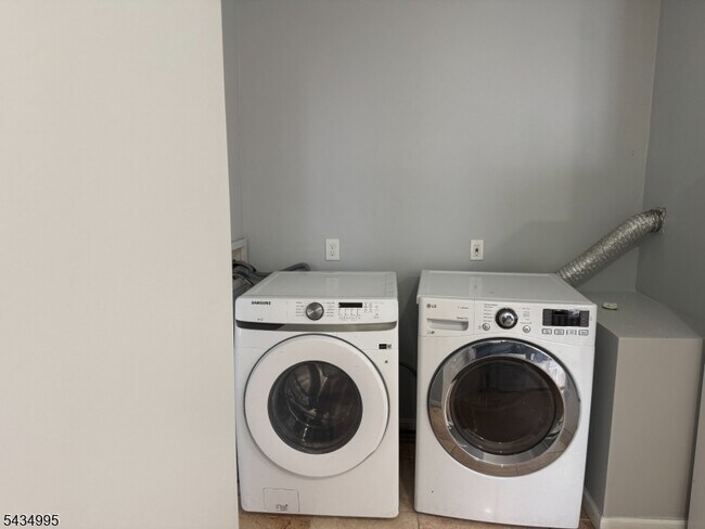 Photo - 105 N Munn Ave