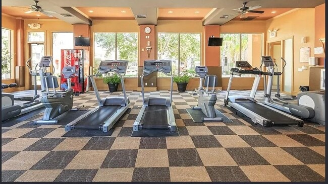 Photo - 1941 S Pierpont Unidad 2035