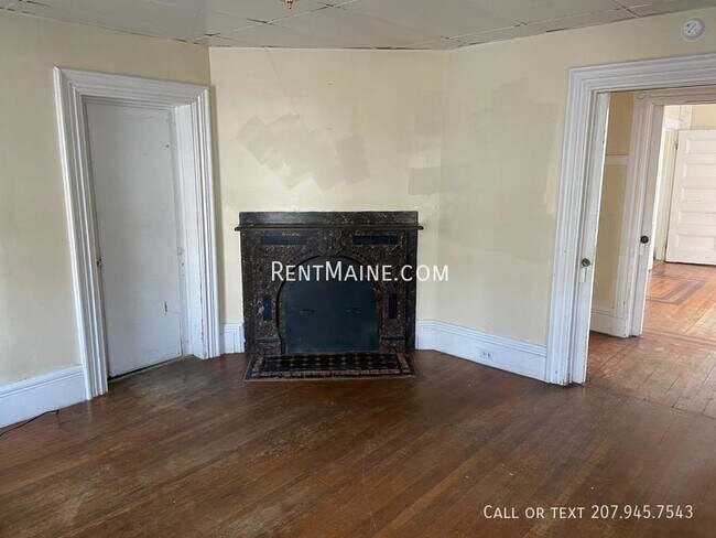 36 3rd St Unit 3