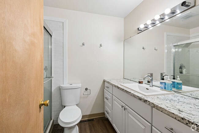 1 dormitorio, 1 baño - 950 pies cuadrados - Baño