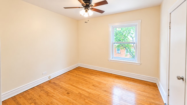 4646 W Addison St Unit 3W