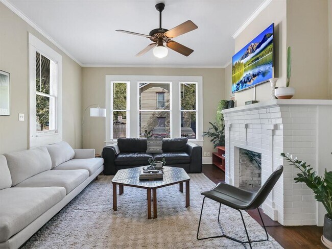 Photo - 902 1/2 S 2nd St