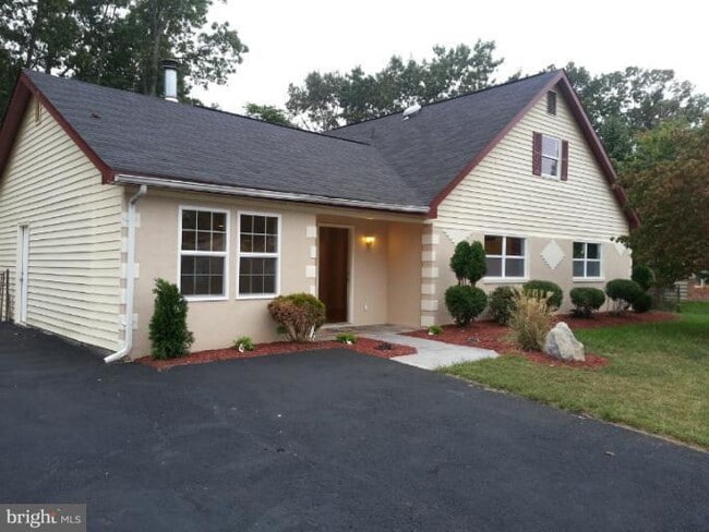 Building Photo - 326 Garner Ave