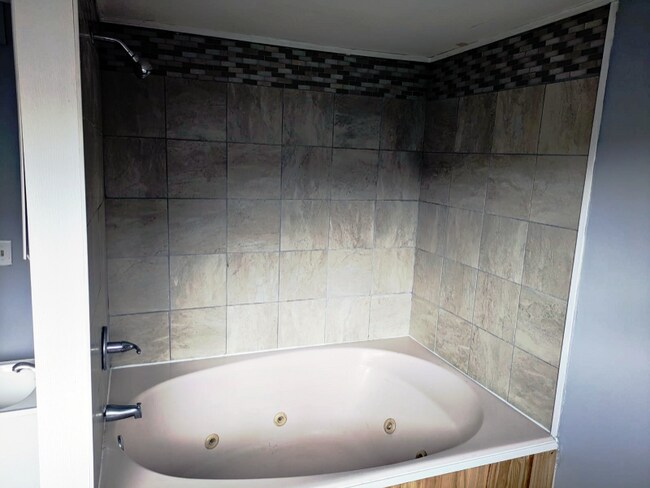 Photo - 128 Hornell St