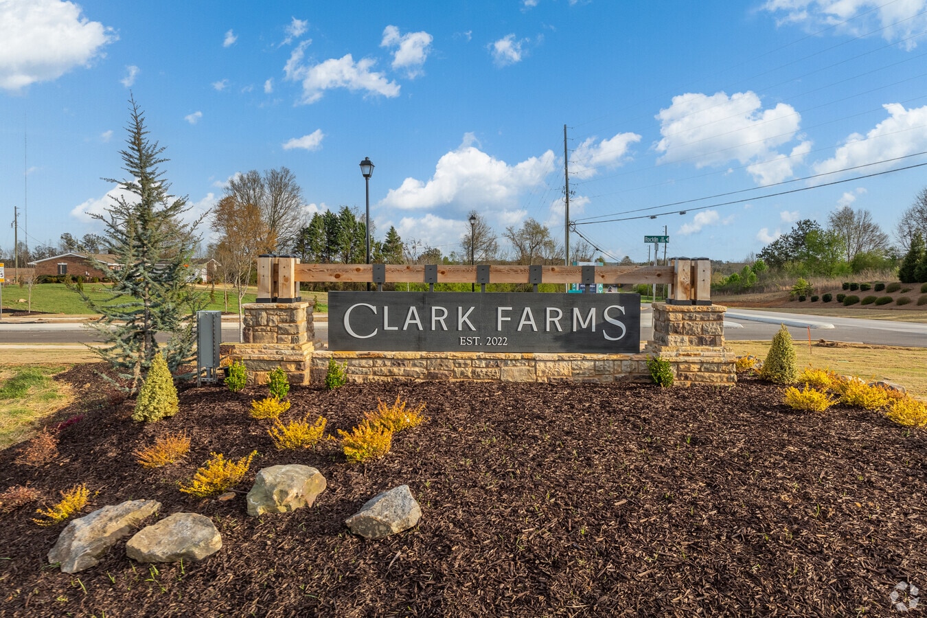 Community Signage - The Collection Clark Farms