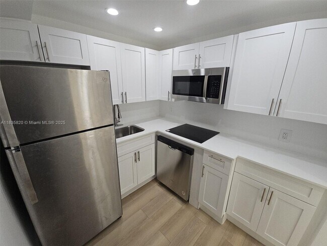 Building Photo - 8101 Crespi Blvd Unit 203 Rental