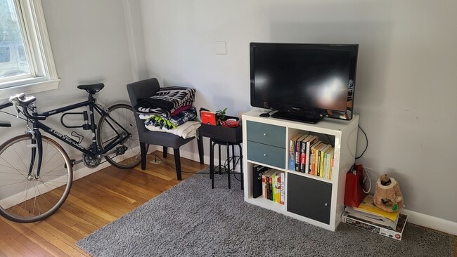 19 Hunting St Unit 1