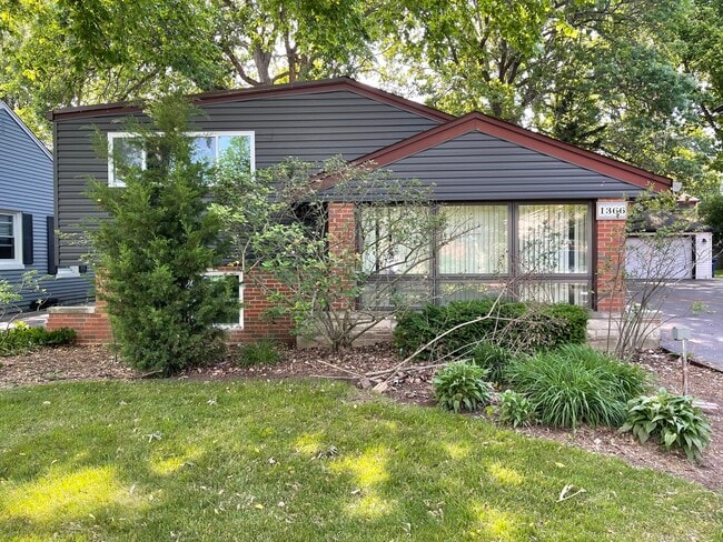 Photo - 1366 Cavell Ave Casa
