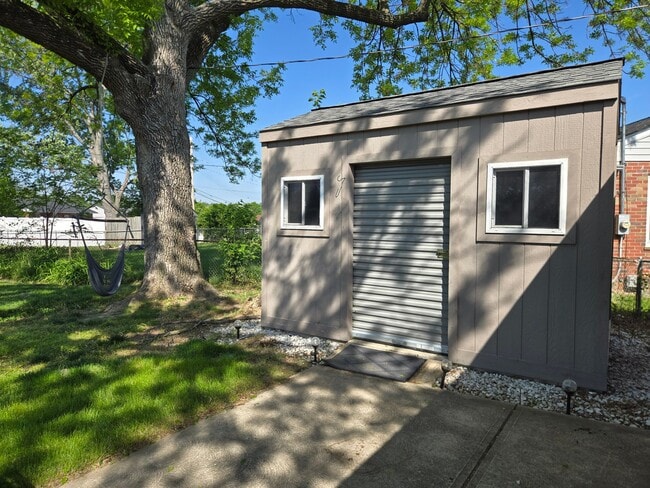 Photo - 10718 Cathy Dr