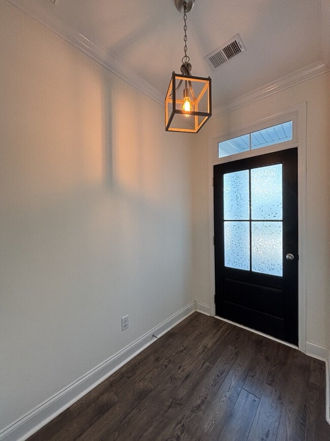 Photo - 608 Ravensridge Ln