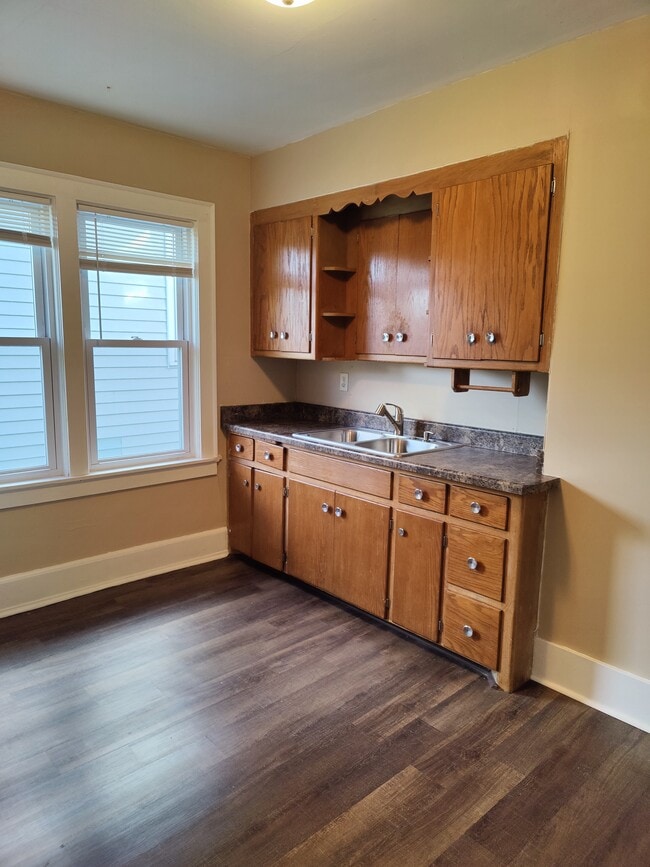 Kitchen - 1548 N 48th St
