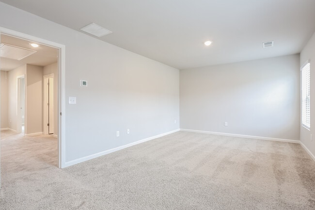 Photo - 931 Equine Dr