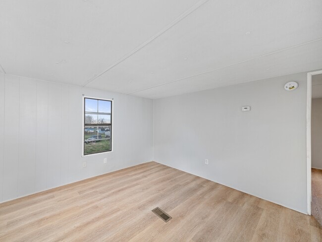 Photo - 53 Cushion Pl