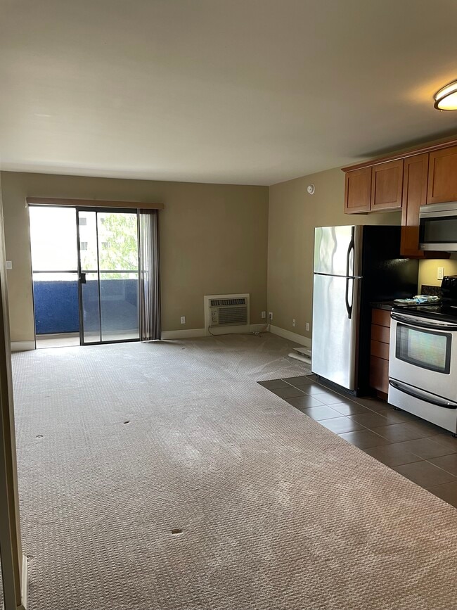 Photo - 10982 Roebling Ave