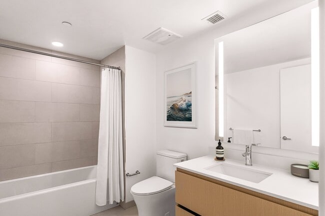 Photo - The Santa Monica Collection - 501 Broadway