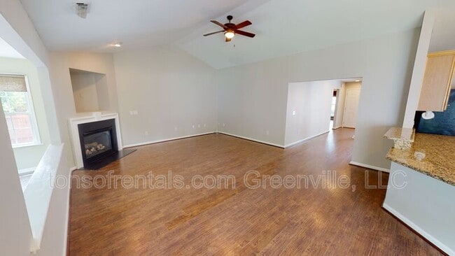 Photo - 210 Grimes Dr