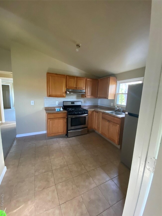 Building Photo - 18 Third Ave Unit A