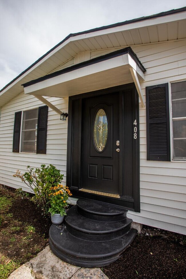 Photo - 408 Martin Luther King Jr Dr