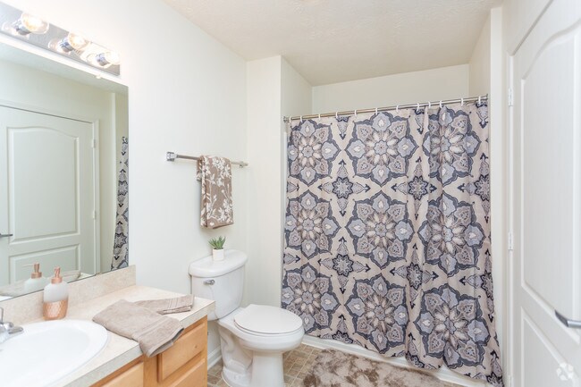 2BR, 1BA - 864 SF