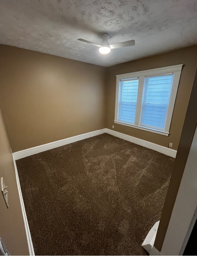 Bedroom 1a - C Roberto Crossing