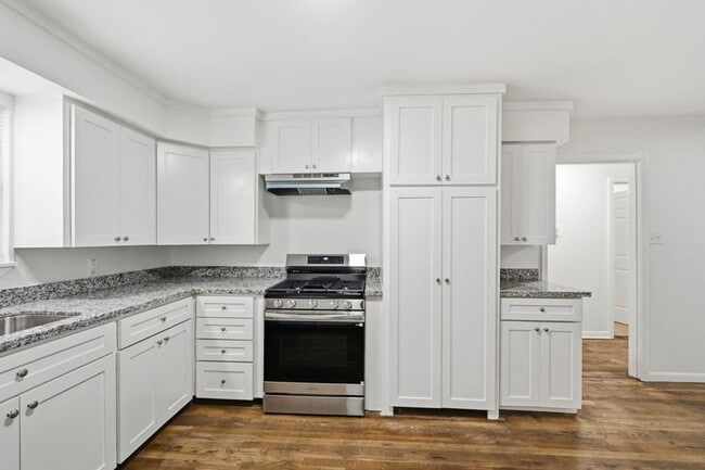 Photo - 2409 Estate Dr