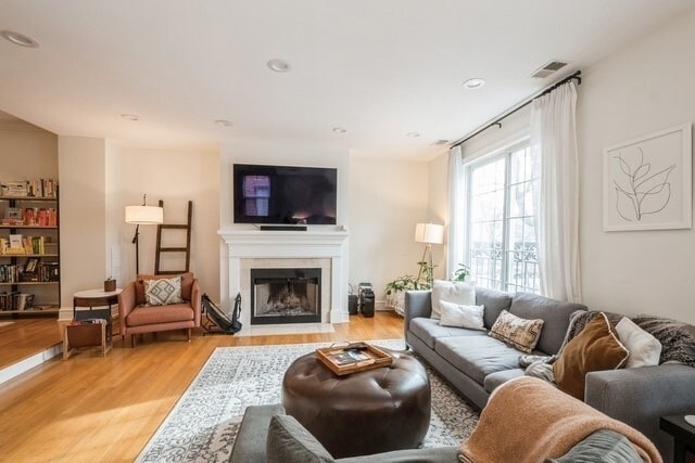 Photo - 1110 W Wolfram St