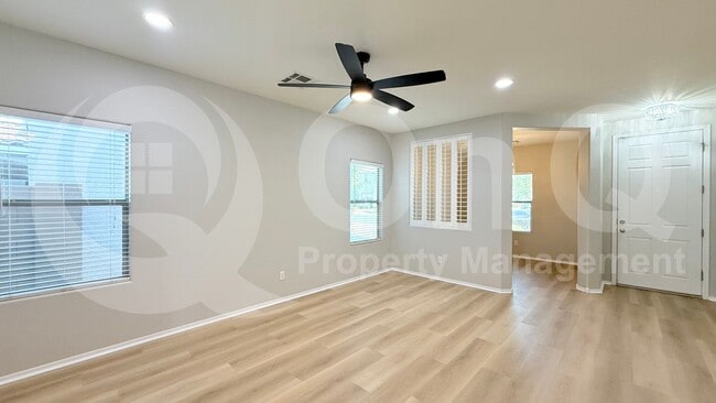 Photo - 1184 E Boston St