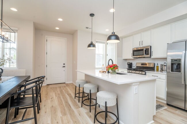 Photo - 6225 Wild Rye St