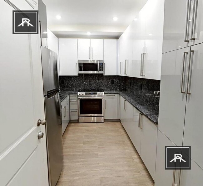 3 bedroom in Brookline MA 02446 - 3 bedroom in Brookline MA 02446 Condo Unit 1