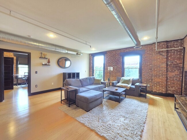 Photo - 401 W 1st Ave