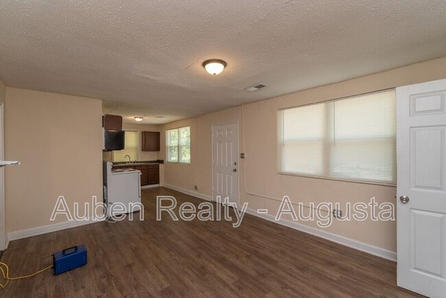 Photo - 2202 Roosevelt Dr