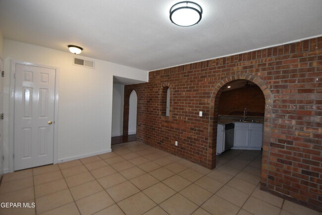 Photo - 3417 Guthrie St