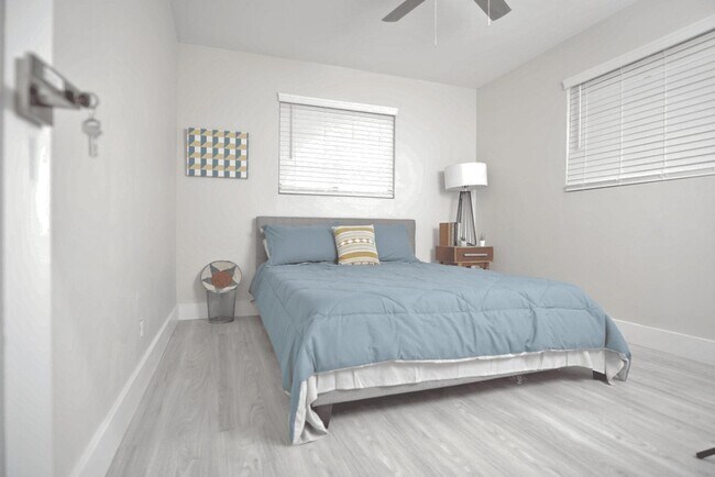 Photo - 2543 E Brill St