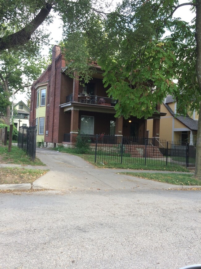 Building Photo - 4307 Walnut St Unit 2 Rental