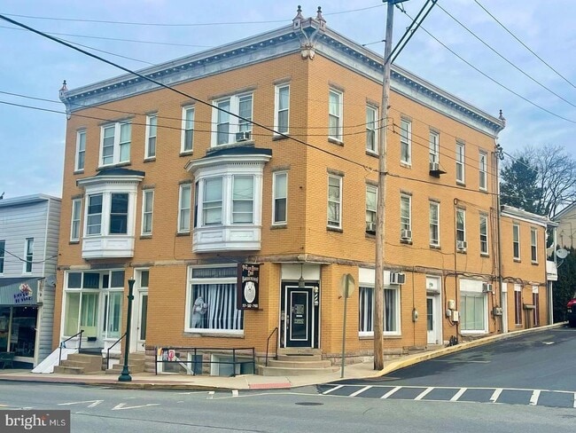 Building Photo - 47-49 S Baltimore St Unit 8 Rental