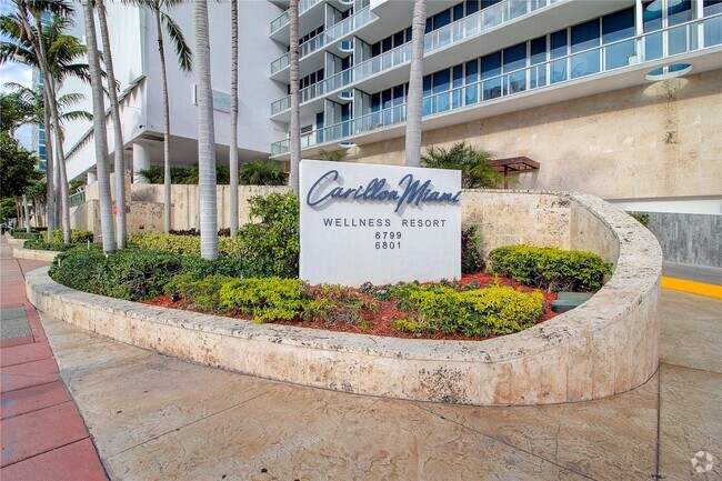 Building Photo - 6801 Collins Ave Unit LPH16 Rental