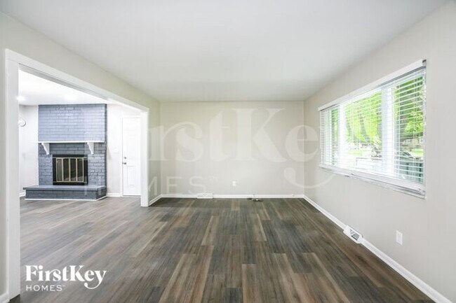 Photo - 6050 Northland Rd