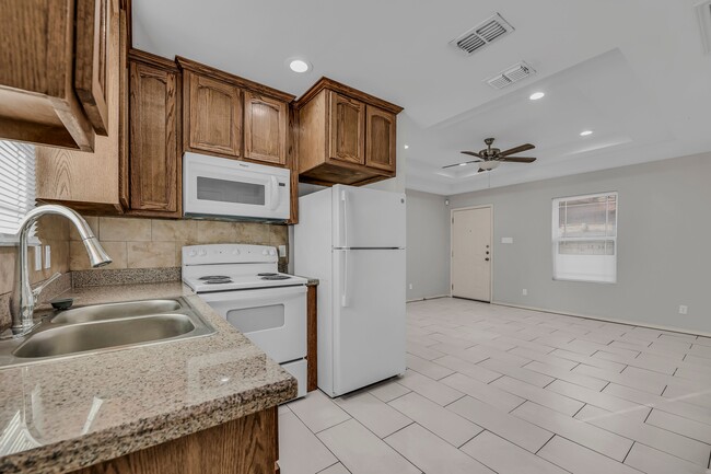 kitchen - 706 Thompson Rd Unit 1