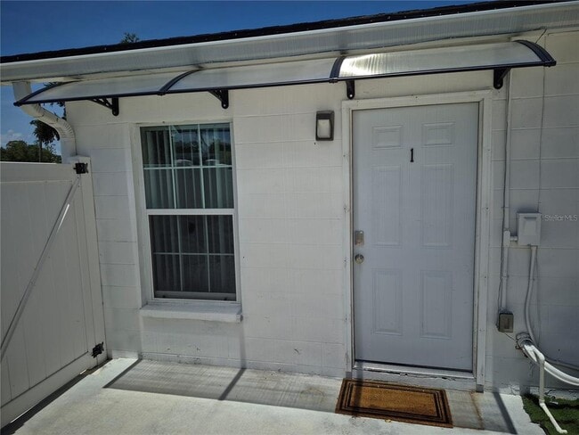 Building Photo - 7709 W Hanna Ave Unit B