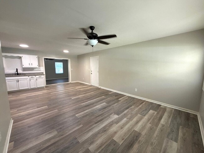 710 Greenbriar Dr