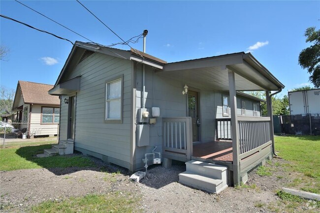 Building Photo - 13100 McGowan St Rental